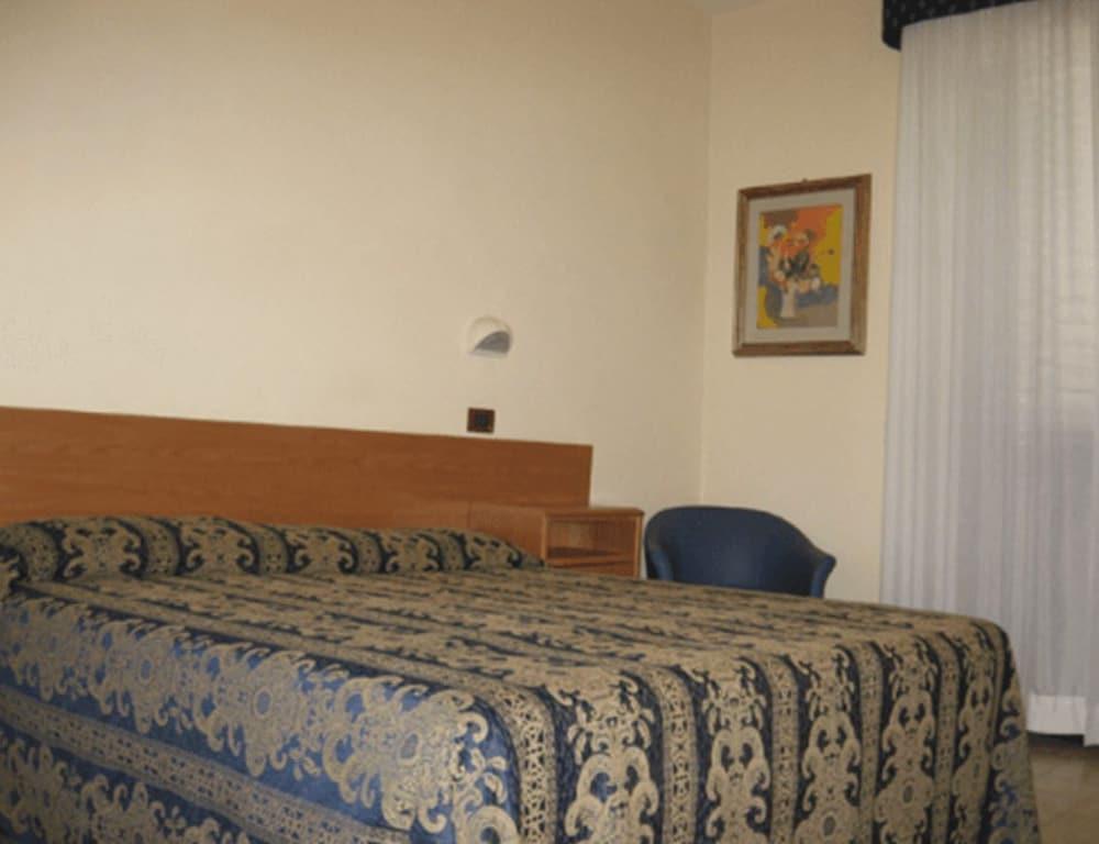 Hotel Rinascente Chianciano Terme Ngoại thất bức ảnh